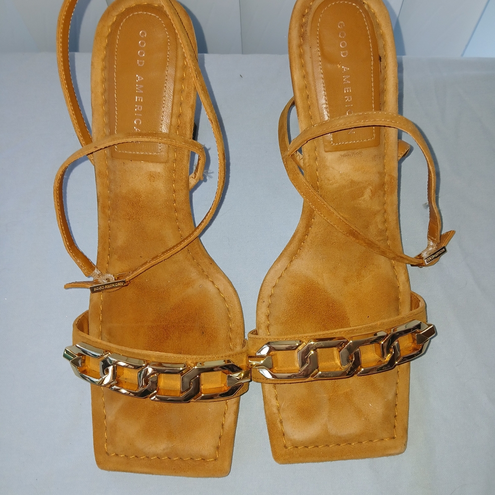 Good American Tan Sandals with Gold Chain
